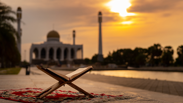 Navigating business during Ramadan? Learn about the traditions and tips for ensuring smooth-sailing business interactions during this holy month.
