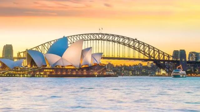 Sydney Opera House showcasing tourist attractions in the Sydney travel destination guide.